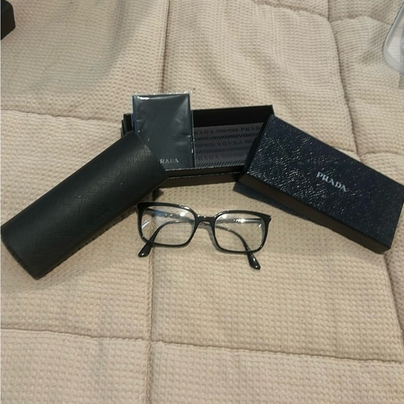 Prada eyewear - Picture 1 of 6